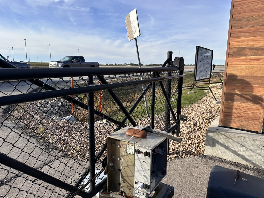 Gate operator with detection sensors